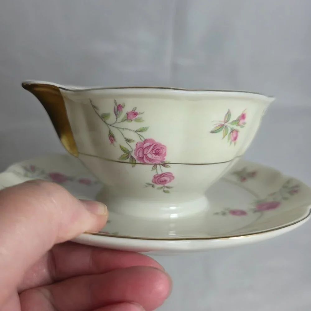 Theodore Haviland Delaware (New York) Gravy Boat Ivory with Pink Roses